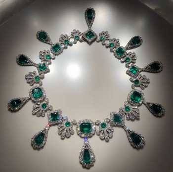 Zliatinový set náhrdelníka a náušníc s geometrickým tvarom kvapky vody, diamantové spracovanie, jemný luxusný štýl