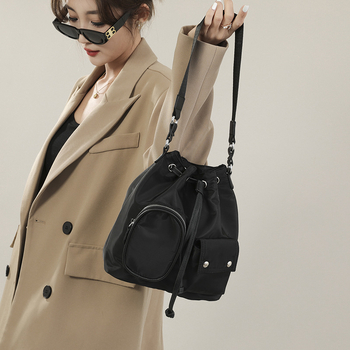 Geantă bucket cu design de nișă, nylon, stil street trend, deschidere cu bandă, buzunar pentru telefon, căptușeală din poliester