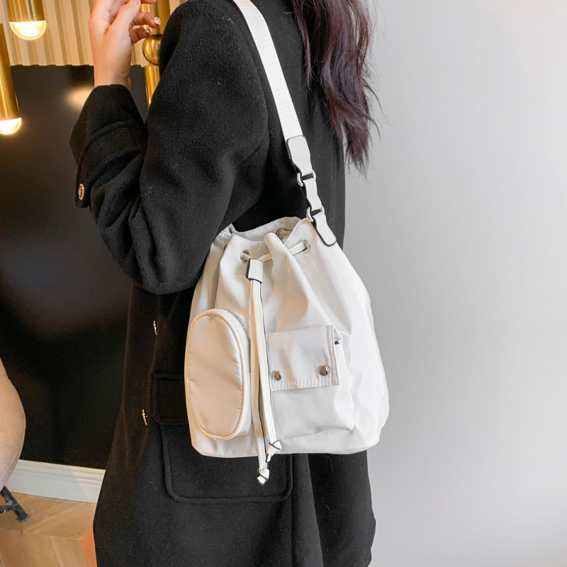 Geantă bucket cu design de nișă, nylon, stil street trend, deschidere cu bandă, buzunar pentru telefon, căptușeală din poliester