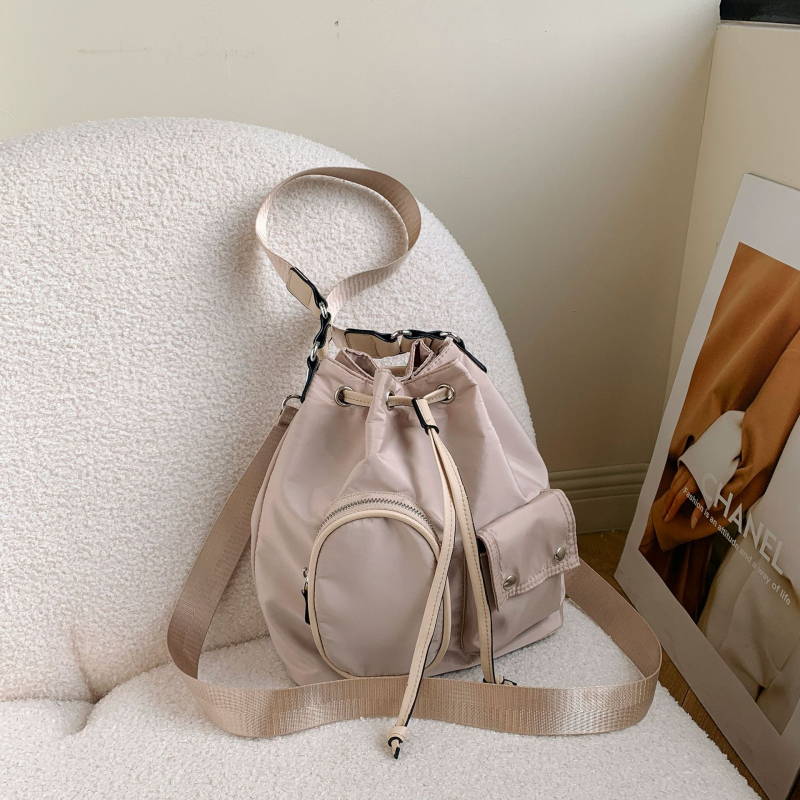 Geantă bucket cu design de nișă, nylon, stil street trend, deschidere cu bandă, buzunar pentru telefon, căptușeală din poliester