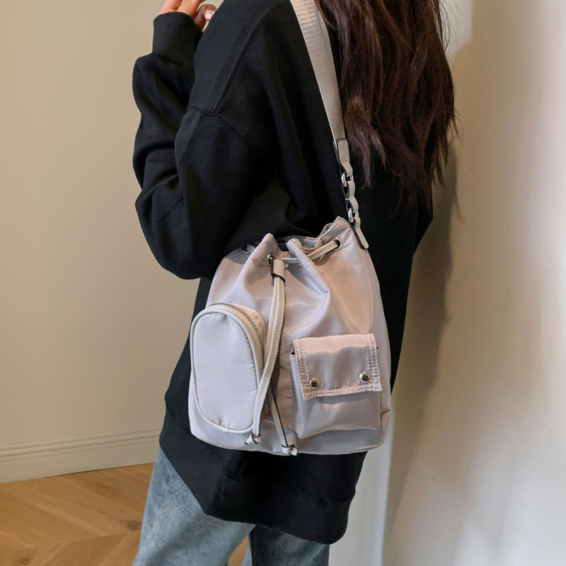 Geantă bucket cu design de nișă, nylon, stil street trend, deschidere cu bandă, buzunar pentru telefon, căptușeală din poliester