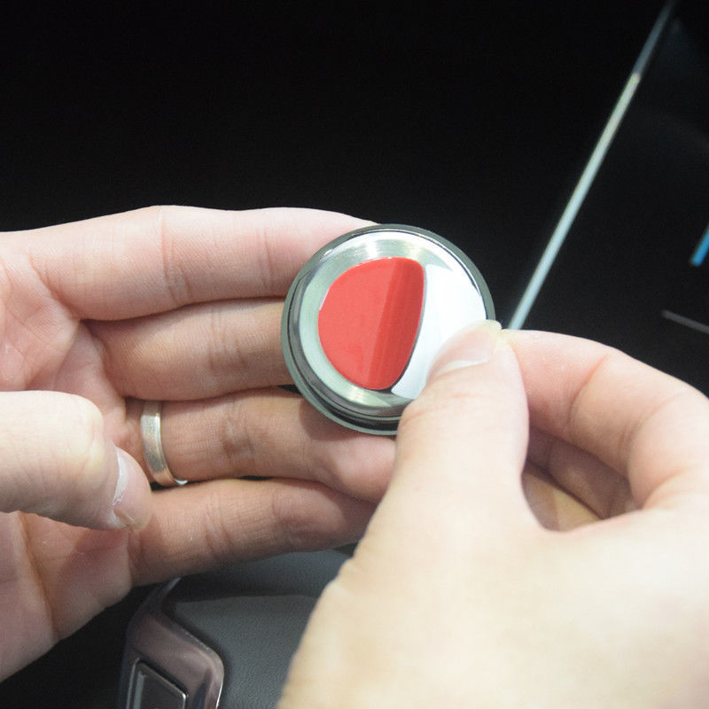 DGCHENUO ceas auto – carcasă din aliaj, unghi reglabil, decor de modă, mecanism quartz Z68