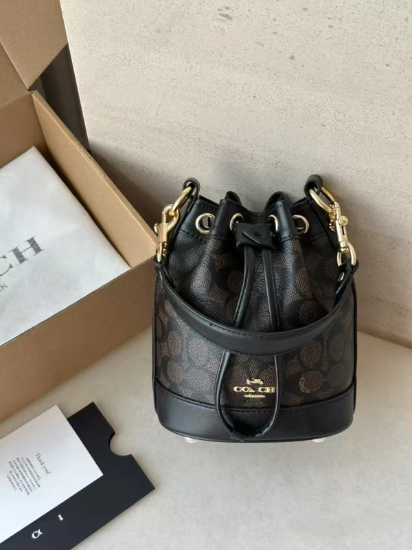 Geantă bucket mini cu șnur - Piele naturală, Stil stradal, Închidere cu șnur, Căptușeală poliester, Compartiment pentru telefon