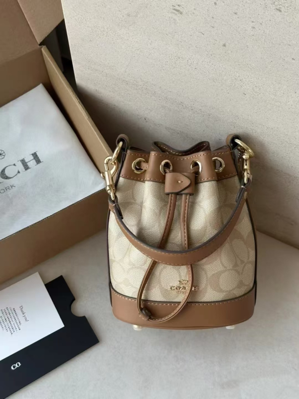 Geantă bucket mini cu șnur - Piele naturală, Stil stradal, Închidere cu șnur, Căptușeală poliester, Compartiment pentru telefon