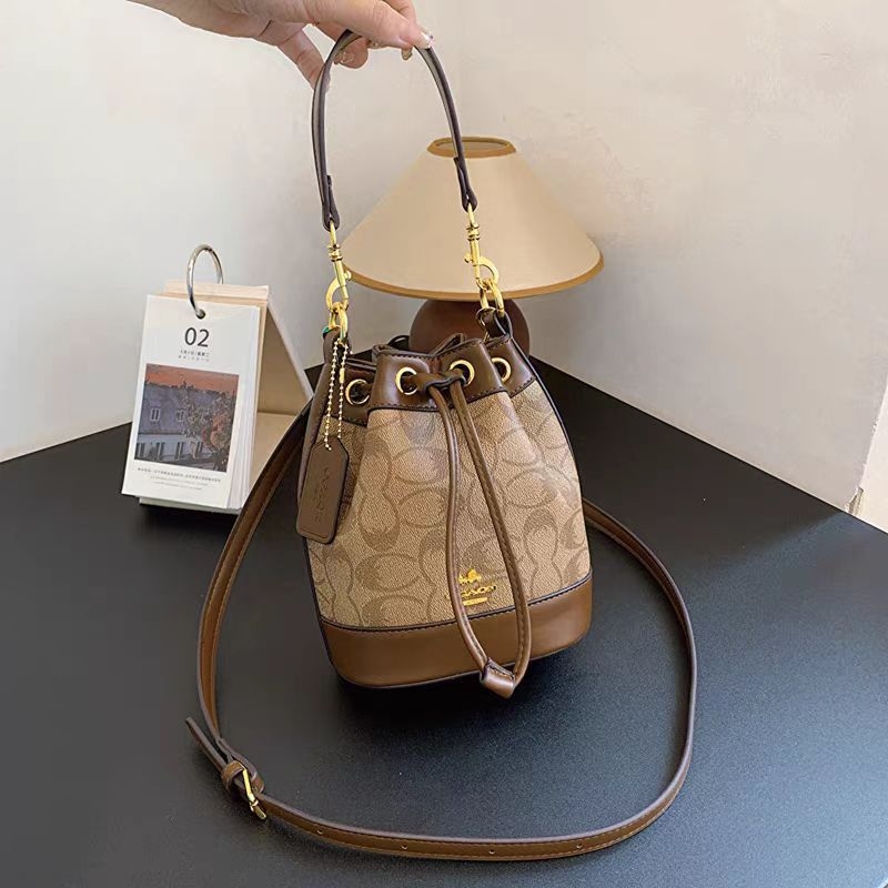 Geantă bucket mini cu șnur - Piele naturală, Stil stradal, Închidere cu șnur, Căptușeală poliester, Compartiment pentru telefon