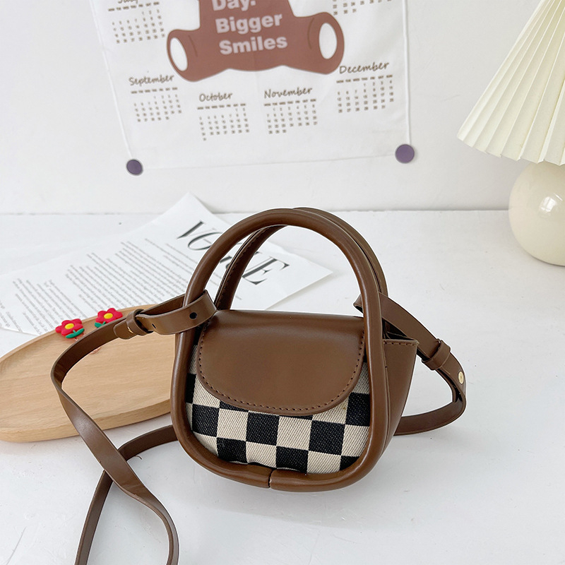 Geantă crossbody pentru copii din PU, model abstract, închidere cu capac, căptușeală poliester, curea unică