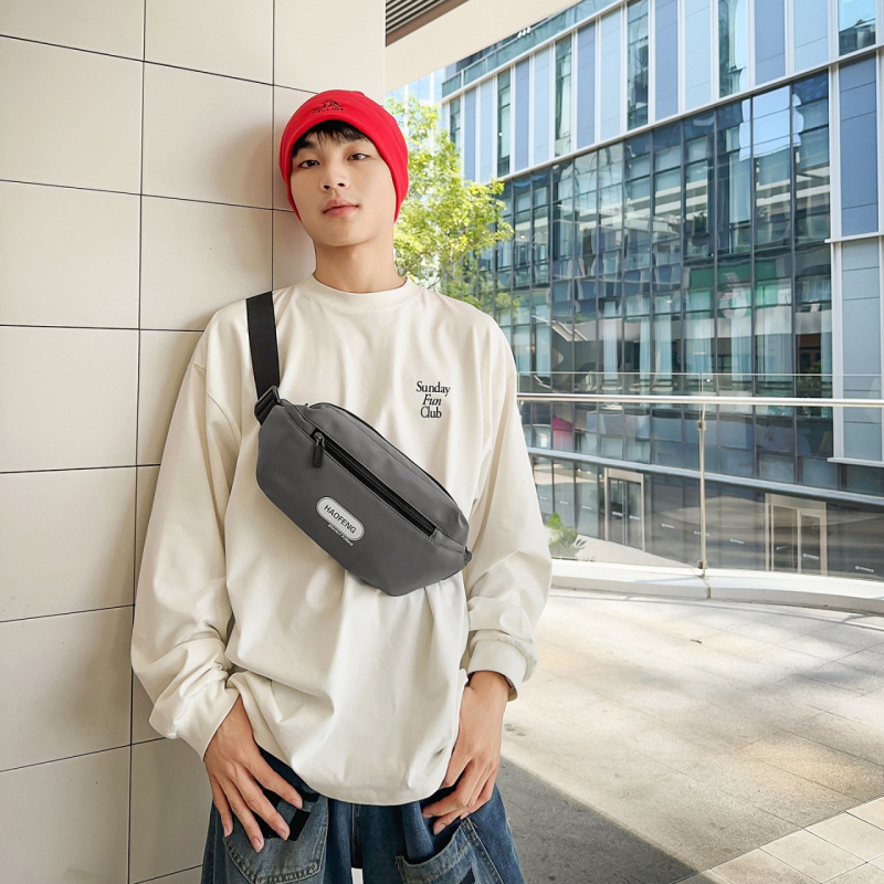 Geantă crossbody din nylon, închidere cu capac, compartiment laminat cu fermoar, stil unisex, toamnă 2025