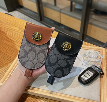 Torba za ključeve – unisex, PU koža, uzorak s slovima, s jednim preklopom, retro stil