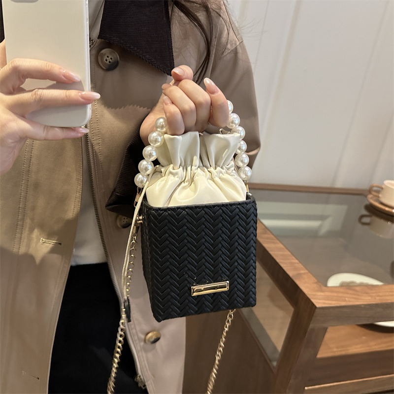 Geantă crossbody cu stil street-trend, închidere cu șnur, buzunar cu fermoar, fără căptușeală, curea o singură (stil street-trend; închidere cu șnur; buzunar cu fermoar; fără căptușeală; curea simplă)