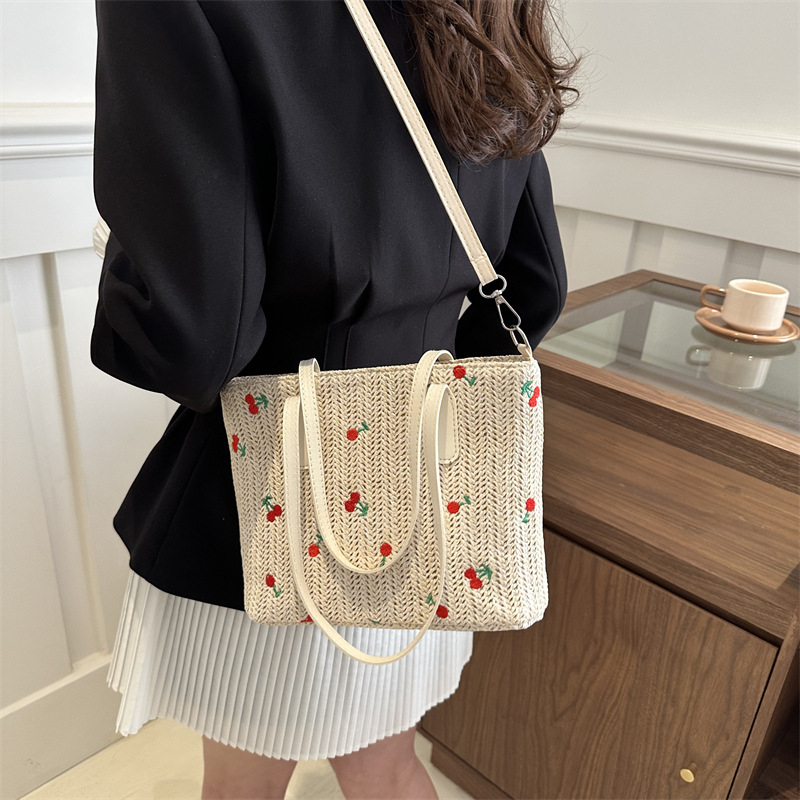 Geantă de femei tip găleată, împletită — închidere cu fermoar, căptușeală moale poliester-pamuc, formă găleată, buzunar interior cu fermoar