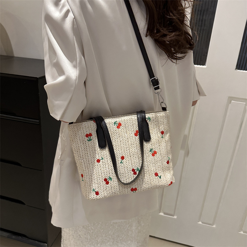 Geantă de femei tip găleată, împletită — închidere cu fermoar, căptușeală moale poliester-pamuc, formă găleată, buzunar interior cu fermoar