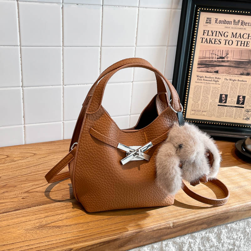 Női PU bőr bucket táska, közepes méretű, téli 2025 kollekció, váll- és crossbody viselés