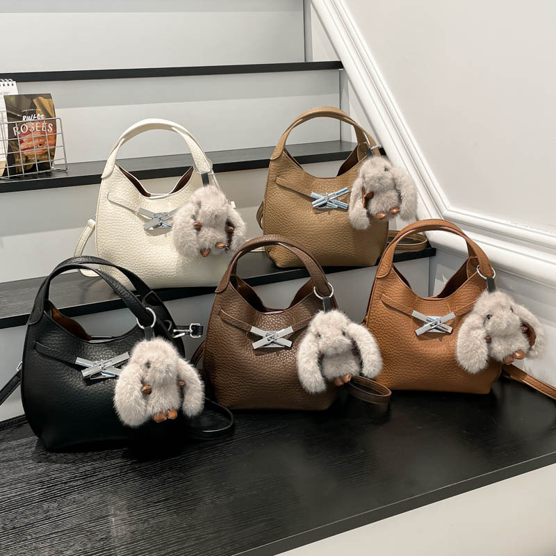 Női PU bőr bucket táska, közepes méretű, téli 2025 kollekció, váll- és crossbody viselés
