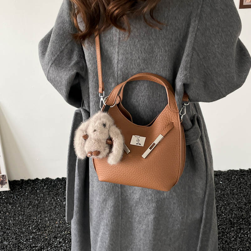 Női PU bőr bucket táska, közepes méretű, téli 2025 kollekció, váll- és crossbody viselés