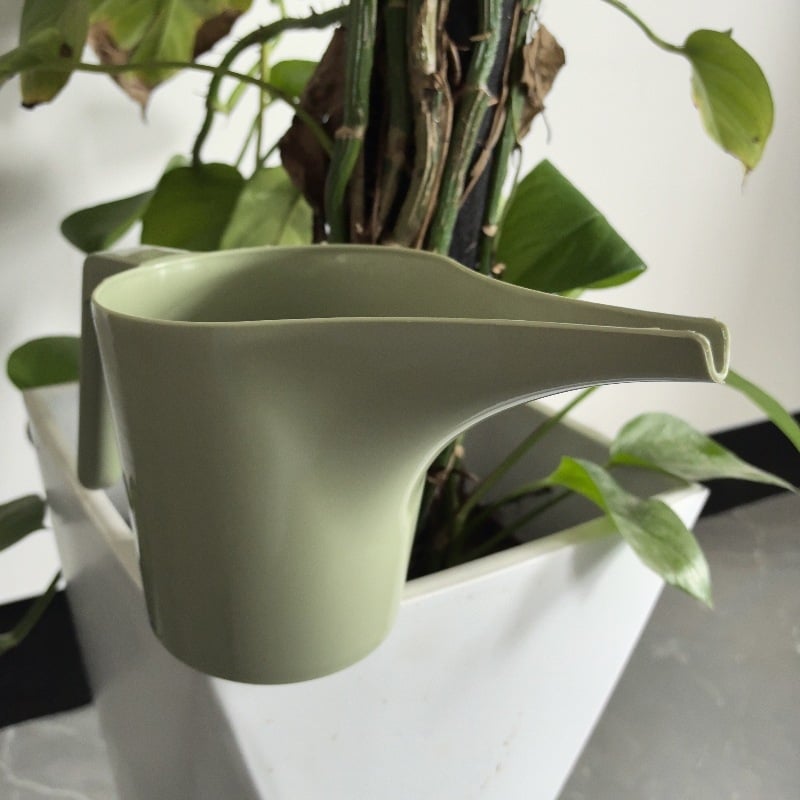 Hosszú csövű öntözőkanna, műanyag, 1000 ml, otthoni kertészkedéshez