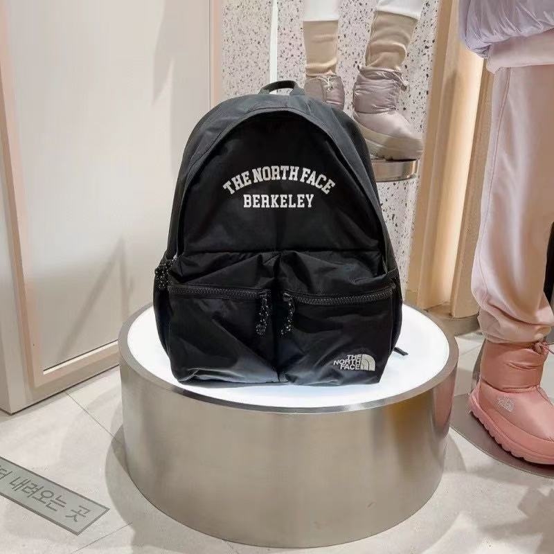 Uniszex hátizsák kültéri tevékenységekhez, vászon anyagú, vízálló, légpárnás vállpántok, nylon bélés