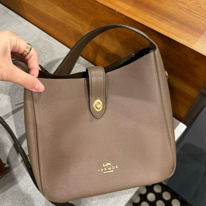 Bucket чанта, естествена кожа, вертикална квадратна форма, джоб за мобилен телефон, пролет 2025 издание