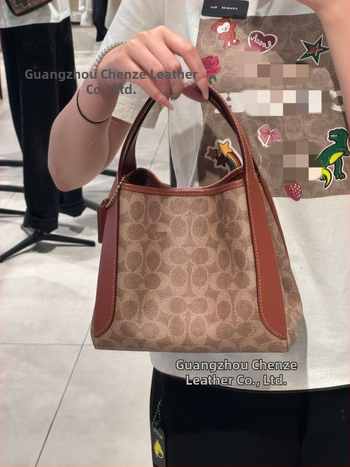 Aq Hadley Bucket Bag z pravej kože, tvár vedra, mestský jednoduchý štýl, polyesterová podšívka, zapínanie háčikom