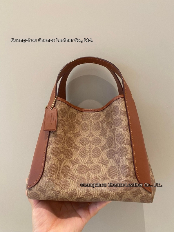 Aq Hadley Bucket Bag z pravej kože, tvár vedra, mestský jednoduchý štýl, polyesterová podšívka, zapínanie háčikom