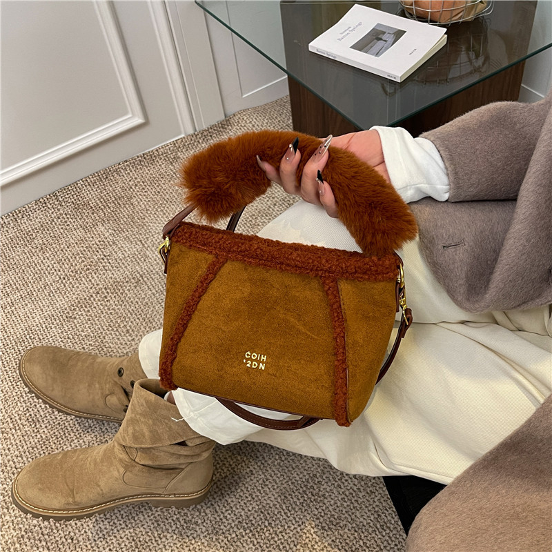 Koreai stílusú női crossbody táska PU bőrrel, cipzárral, kagyló alakú formával
