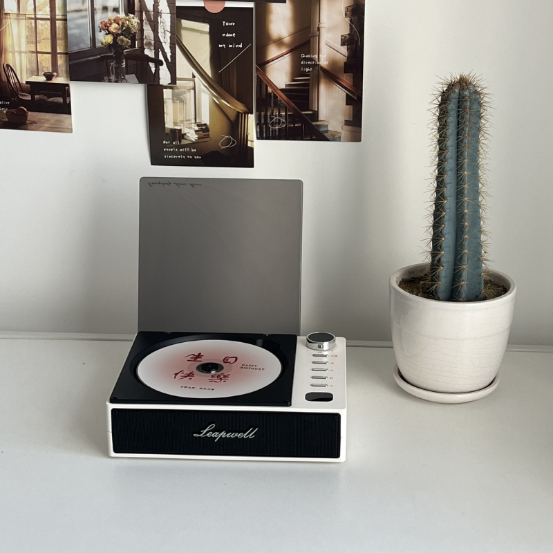 Pārvietojams CD atskaņotājs ar lādes tipa ielikšanu, RCA izeja, displejs, modelis cd201