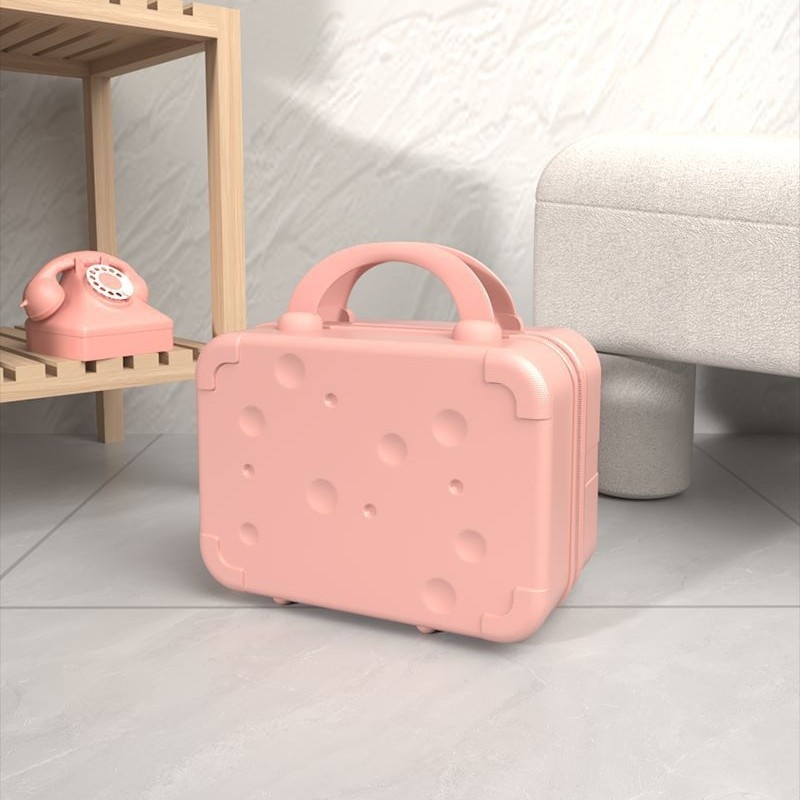 Utazótáska kozmetikai táskával és tárolóval (Anyag: poliészter; Vízálló: Igen; Nyitás: cipzár; Kerék: egyirányú kerék; Zár: lakat)