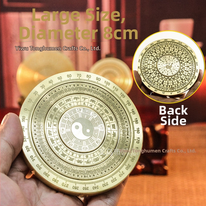 Žalvarinis kompasas ant stalo – daugiasluoksnis aštuonių trigramų motyvas, streso mažinimui skirta pirštų suktuko rankena