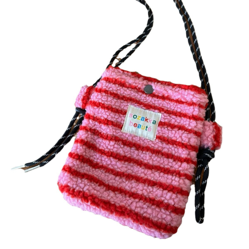 MZTKIN Geantă crossbody mini din lână de miel — formă pătrată verticală, închidere cu bandă, buzunar pentru telefon