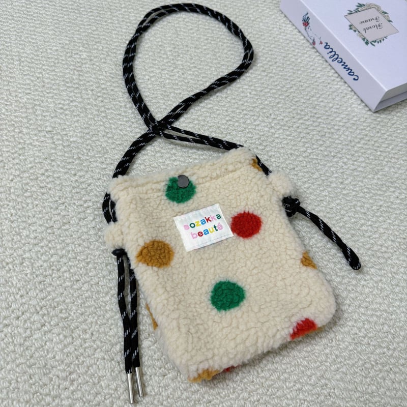 MZTKIN Geantă crossbody mini din lână de miel — formă pătrată verticală, închidere cu bandă, buzunar pentru telefon