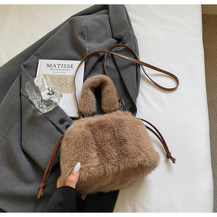 Geantă bucket din plush pentru femei, închidere cu șnur, căptușală din poliester, buzunar interior cu fermoar