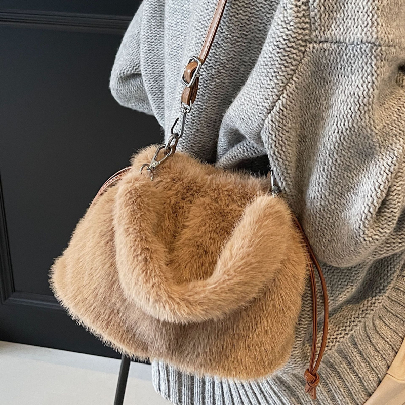 Geantă bucket din plush pentru femei, închidere cu șnur, căptușală din poliester, buzunar interior cu fermoar