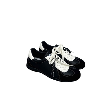 Ženske tenisice inspirirane njemačkim vojnim stilom, gornji dio od kože i tekstila, peta 3–5 cm, prednje vezanje, gumeni potplat