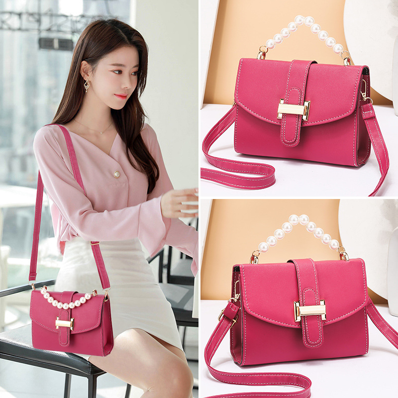 Geantă crossbody, formă pătrată orizontală, PU material, stil street fashion, închidere cu capac, buzunar interior laminat cu fermoar