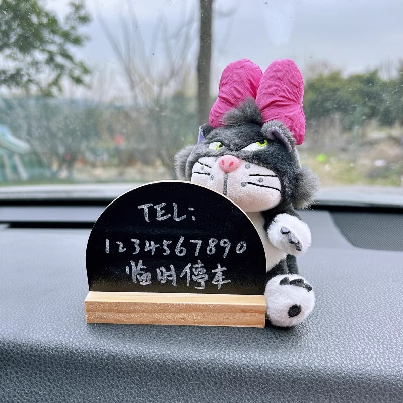 Autó dekoráció plüssfigura – Cartoon Lucifer macska, Modell 4848, Márka 5641, Fa anyag, Testreszabás nélkül