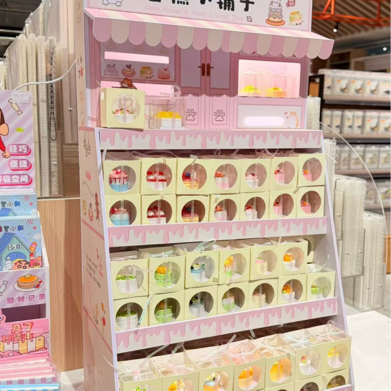 Gyantából készült mini torta dekorfigura fotózáshoz és asztali dekorációhoz; Anyag: gyanta; Kategória: Cartoon; Használat: fotózás; Asztali dekoráció