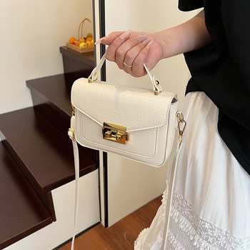 Naistele PU crossbody kott, horisontaalne ruudukujuline kuju, kattega sulgemine, polüestri vooder, üks õlarihm