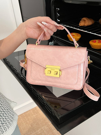 Naistele PU crossbody kott, horisontaalne ruudukujuline kuju, kattega sulgemine, polüestri vooder, üks õlarihm