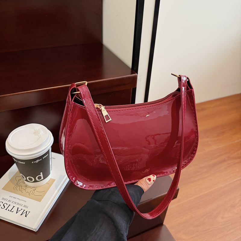 Õlakott PU materjalist, horisontaalne ruudu kujuga, tõmblukk, voodrita, sisemine telefonitasku