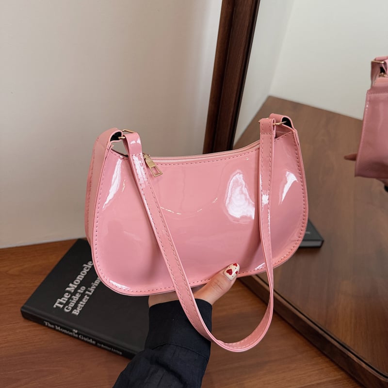 Õlakott PU materjalist, horisontaalne ruudu kujuga, tõmblukk, voodrita, sisemine telefonitasku