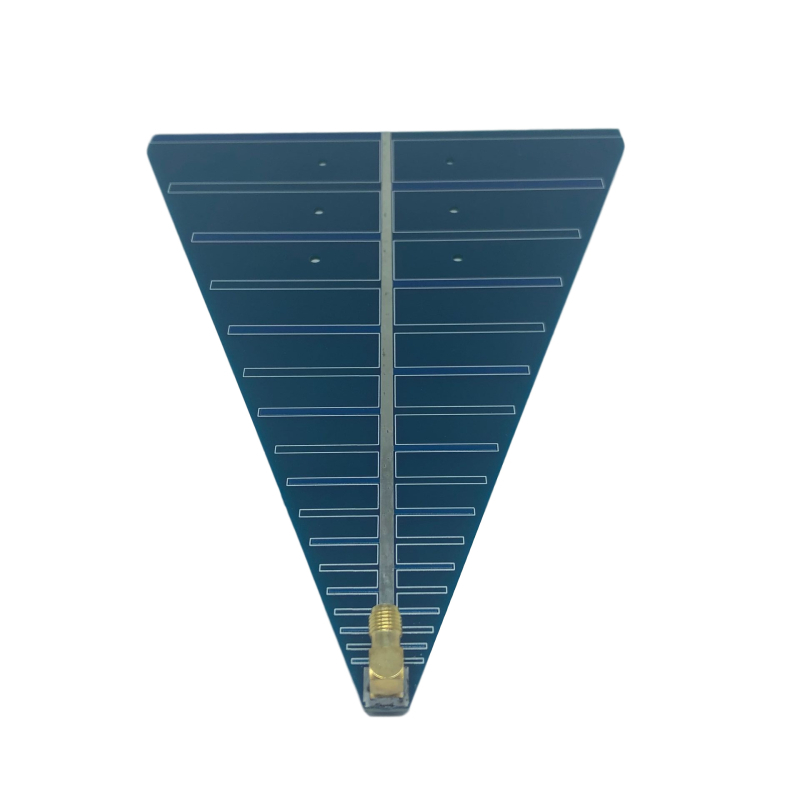 UWB plašjoslas virziena antena WiFi 800 MHz–6 GHz