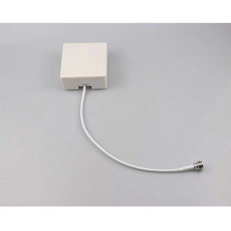 Unutarnja 5G antena visokog zasićenja, usmjerena, 50 Ω, SWR ≤ 2, 5 dBi