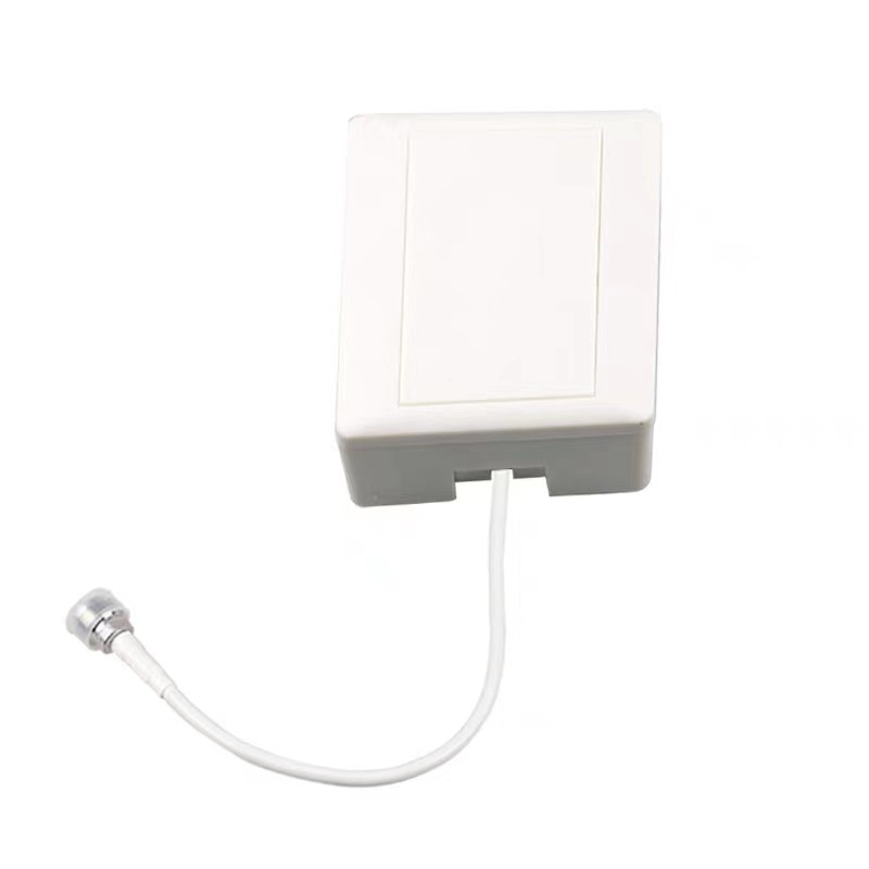 Unutarnja 5G antena visokog zasićenja, usmjerena, 50 Ω, SWR ≤ 2, 5 dBi