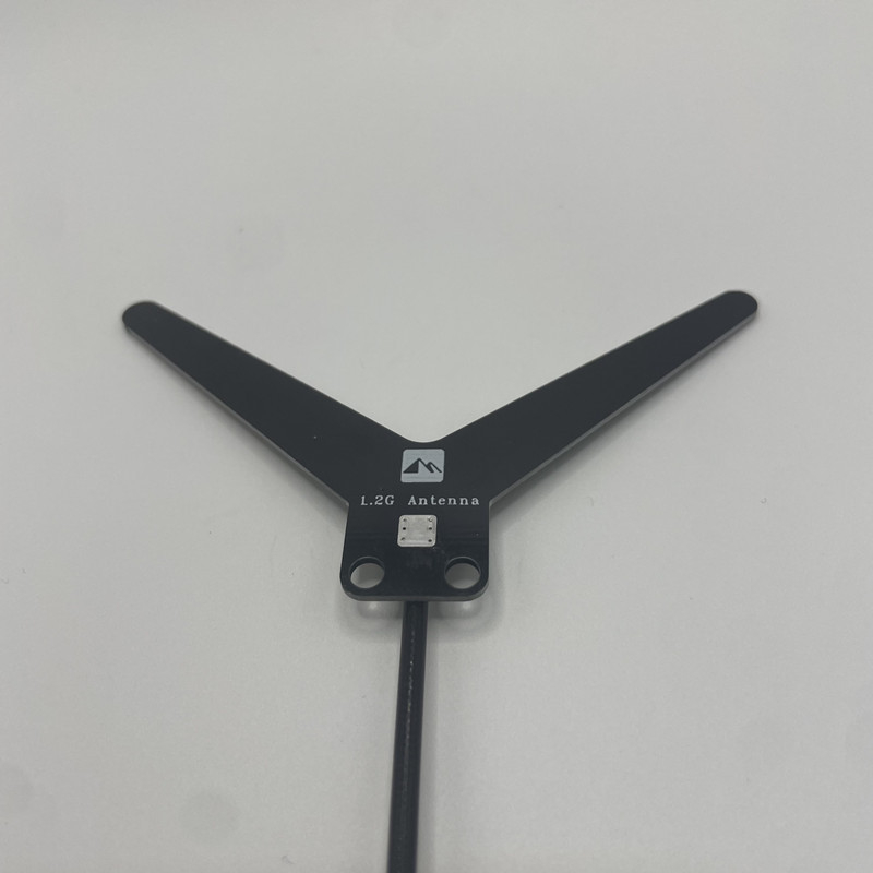 Orientētā Y tipa antena 1.2 GHz FPV sacīkšu dronam ar HD video pārraidi