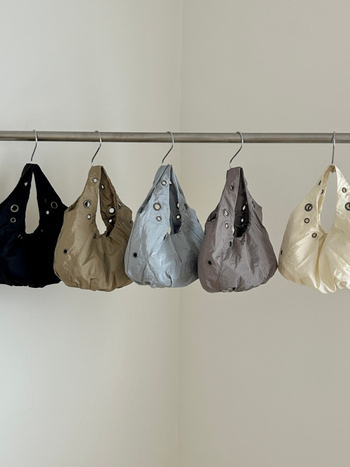 Nylon táska, dumpling alakú, közepes méret, könnyű mindennapi használatra, mágneses zár, 2025 tavasz