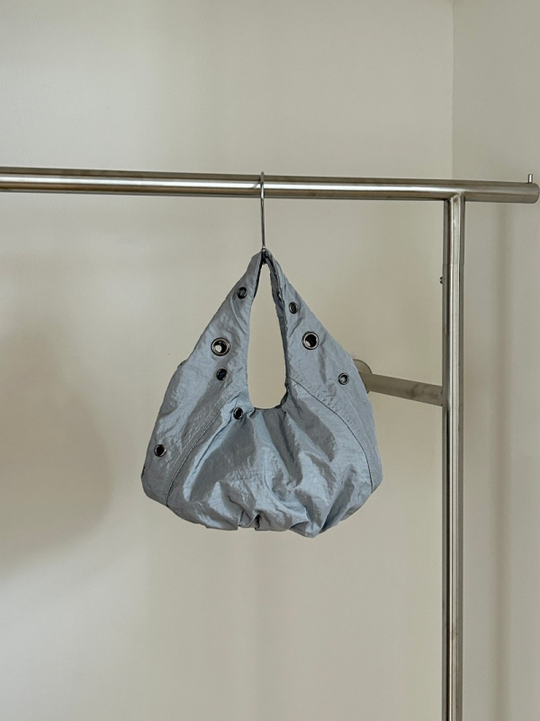 Nylon táska, dumpling alakú, közepes méret, könnyű mindennapi használatra, mágneses zár, 2025 tavasz