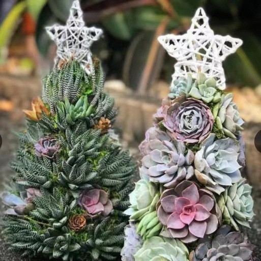 Διακοσμητικό γραφείου με χριστουγεννιάτικο δέντρο από ρητίνη, cartoon στυλ για μικροτοπίο