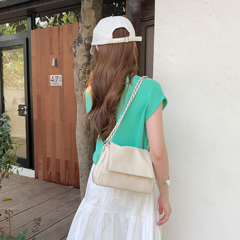 Crossbody kott kettaga riidega, PU materjal, rombimustriline pealispind, sisemine tõmblukukott, polüestervooder