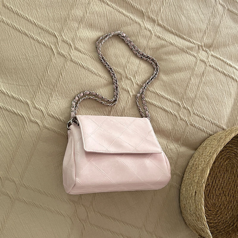 Crossbody kott kettaga riidega, PU materjal, rombimustriline pealispind, sisemine tõmblukukott, polüestervooder