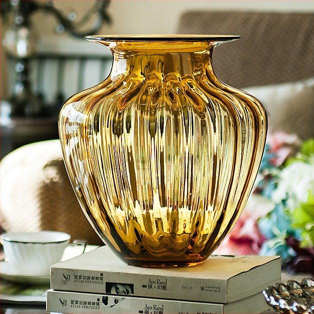 Rokām darināta krāsaina reljefskaista stikla vāze – Eiropas stila modernā dzīvojamā istaba un ēdamistabas dekors. Materiāls: Stikls; Dāvana: Nē; IP atļauja: Nav