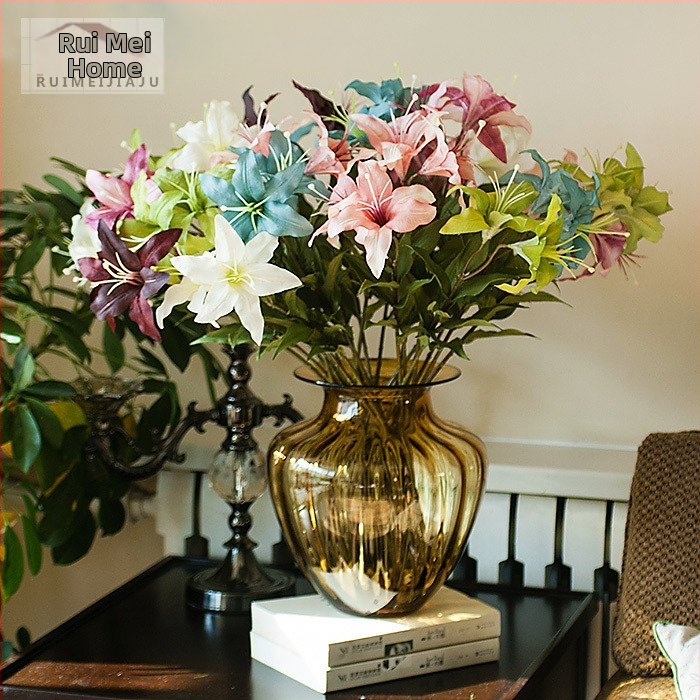 Rokām darināta krāsaina reljefskaista stikla vāze – Eiropas stila modernā dzīvojamā istaba un ēdamistabas dekors. Materiāls: Stikls; Dāvana: Nē; IP atļauja: Nav